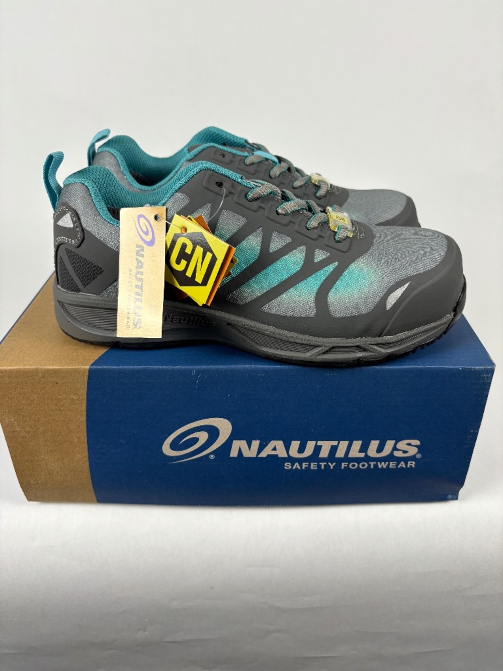 Nautilus, Carbon Safety Toe, Work Shoes, Size 6 Wide Women's Gray/Blue, N2485